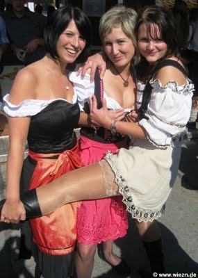 Oktoberfest girls