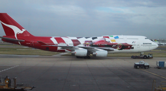 32 Airplanes With Awesome Paint Jobs