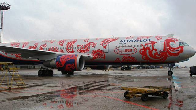32 Airplanes With Awesome Paint Jobs