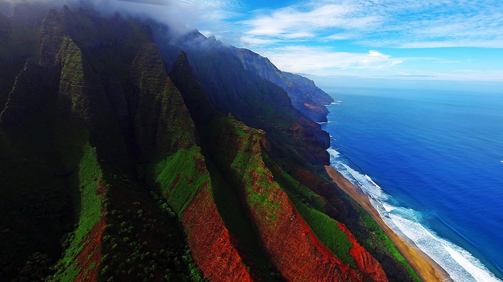 Wanna see a tropical paradise? Just go to Kauai, Hawaii.