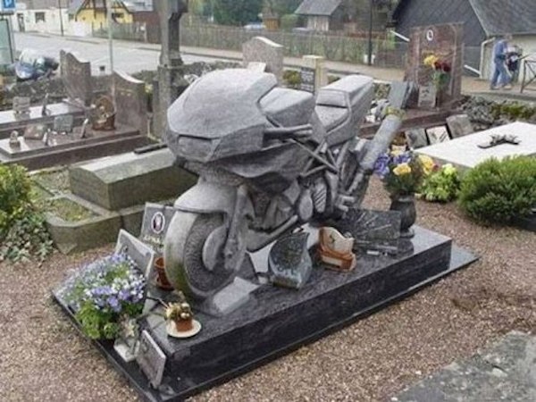 Russian Mafia Bosses Know How To Tombstone