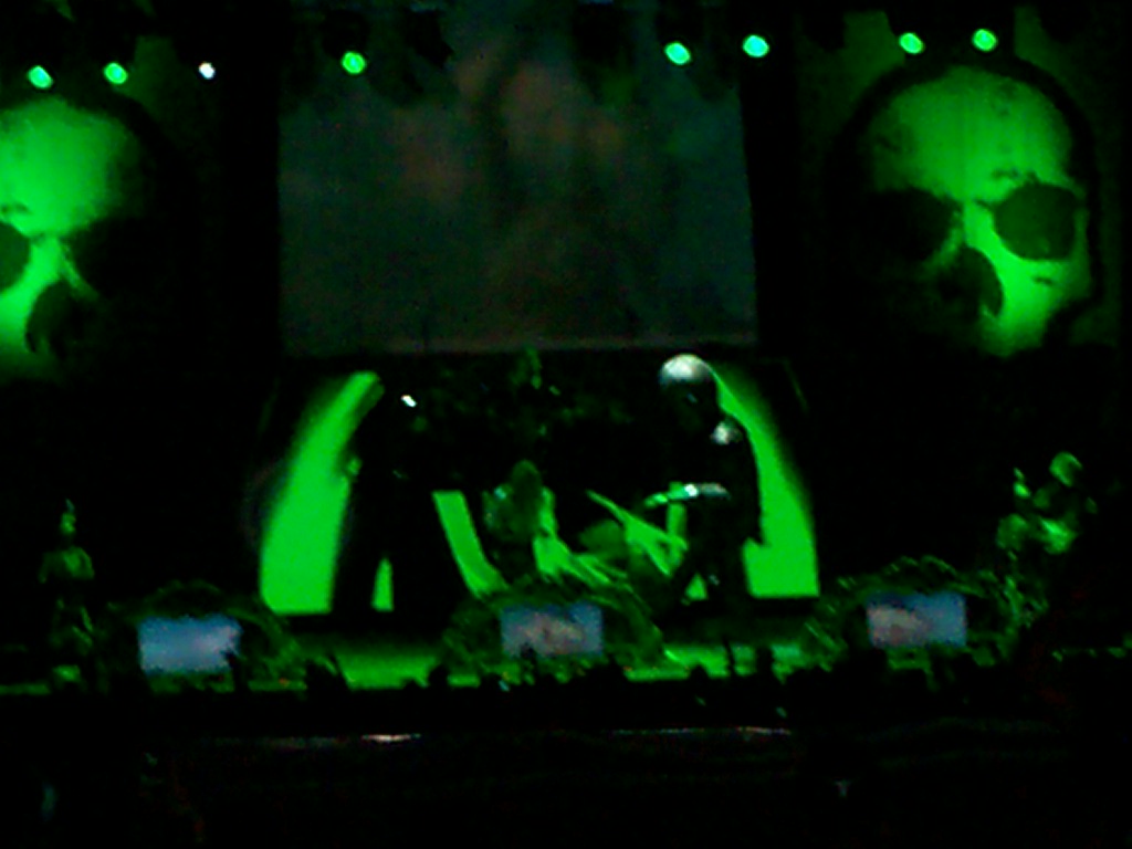 rob zombie/alice cooper gruesome twosome tour kicked fuckin ass goddamn beer was 10 dollars for a little glass but kiss ass show