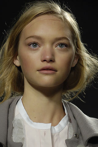 Young Celebs All Grown Up and Hot