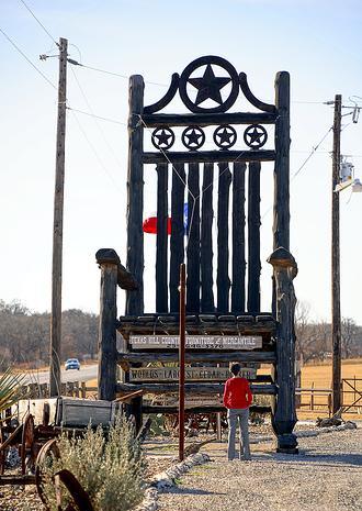 World's Largest - Tourist Attractions