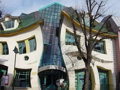 Wacky Foreign Homes