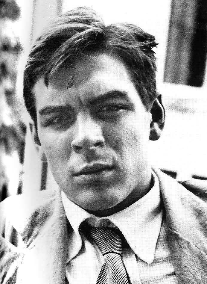 Che Guevara is known for more than his looks, but don't let that stop you from drooling all over yourself. To think, he went from yuppie stud to revolutionary is just a few short years.