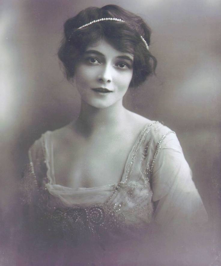 Marie Doro was an actress back when acting was easier as the films were silent so all you had to do was run around, look pretty, and occasionally make funny faces.