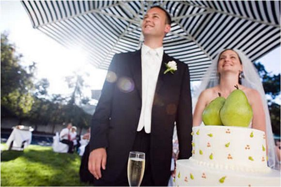 Fruity Dress - Is green the new color for wedding dresses? Apparently this bride thought so.