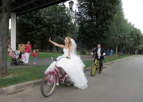 Russian bicycle wedding