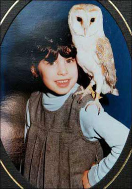 Amy Winehouse - She's with an owl.