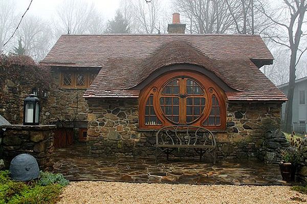 Real Life Hobbit House in Pennsylvania