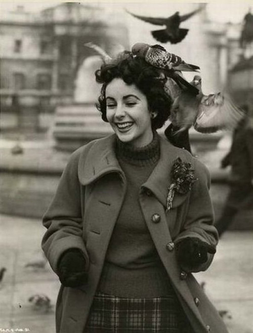 elizabeth taylor trafalgar square