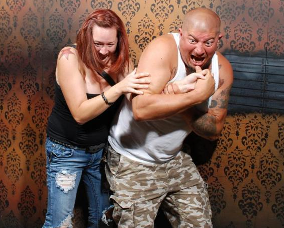 22 Pictures Of People Freaking Out In A Haunted House