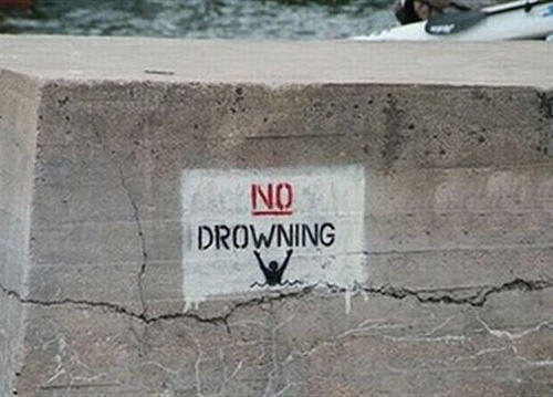 21 Funny WTF Warning Signs