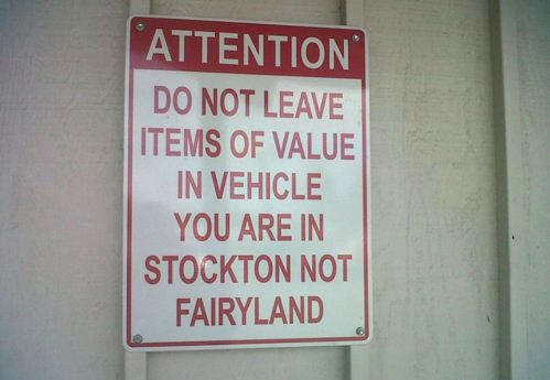 21 Funny WTF Warning Signs