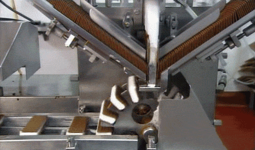 How they make ice cream sandwiches