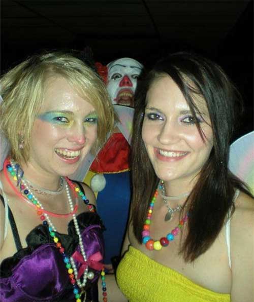 20 Incredibly Creepy Photobombs