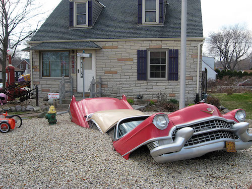 21 Incredibly Rad Things to Put on Your Front Lawn