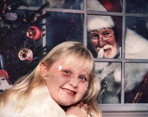 19 Of The Weirdest Christmas Images