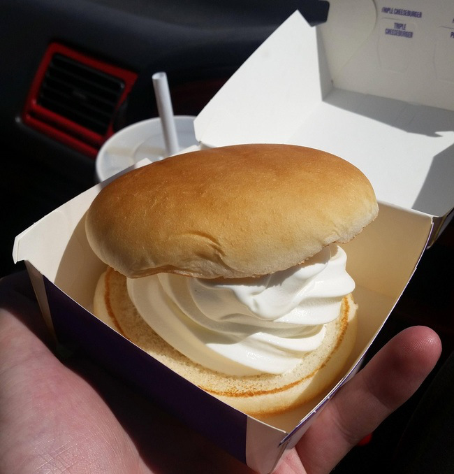 This innovative ice cream sandwich was served