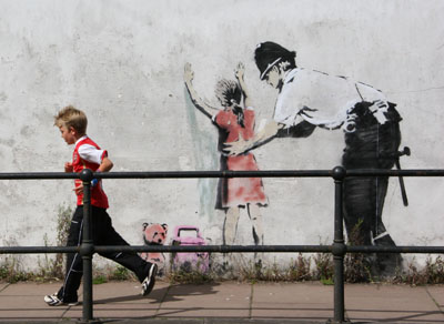 Banksy's Amazing graffiti...