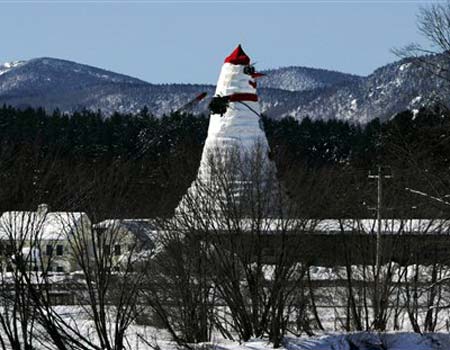 Record Breaking 122-foot-tall Snowman!