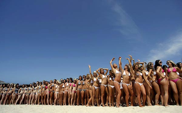 World Record Bikini Photo Shoot