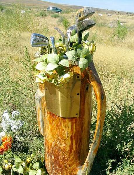 Bizarre Headstones and Grave Sites