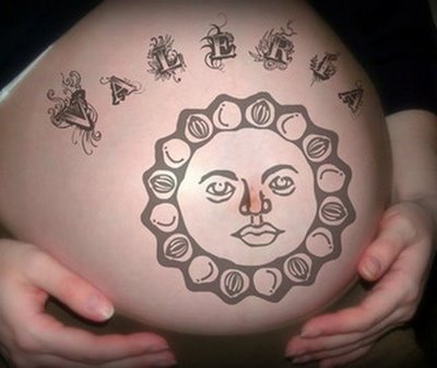 Pregnant belly Paintings