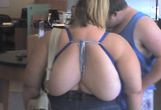 Fine ass titties in a California Walmart