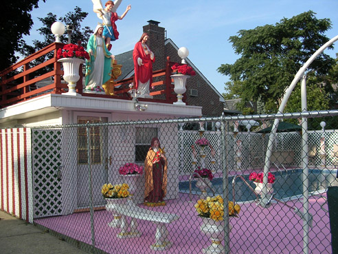 13 Decorating Neighbors from HELL