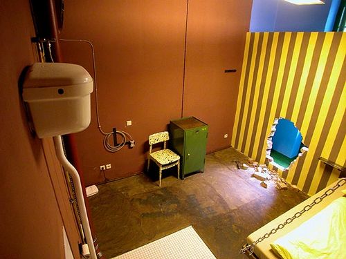 Bizarre Themed Rooms