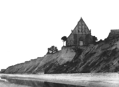 By 1750 the cliff side was 50 m 164 ft from the church, by 1850 it was only 5 m 16 ft. This is how it looked in 1870.
