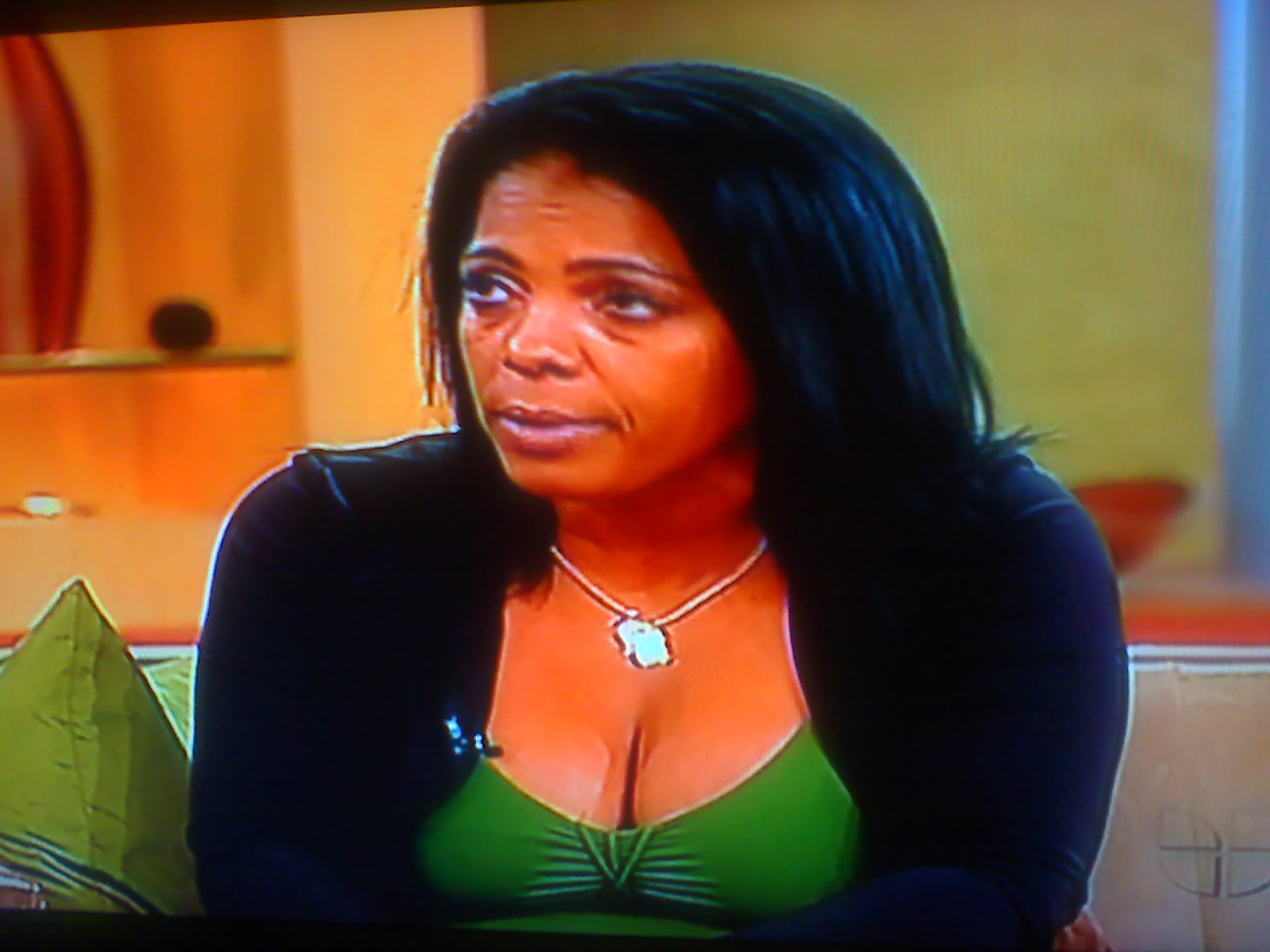 lolz watchin the spanish channel and came across this spanish looking oprah
