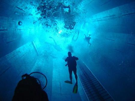World's Deepest Pool.
