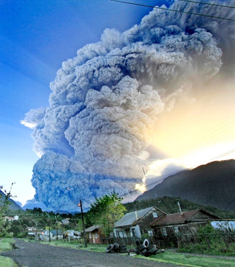 Chaiten volcano erupting