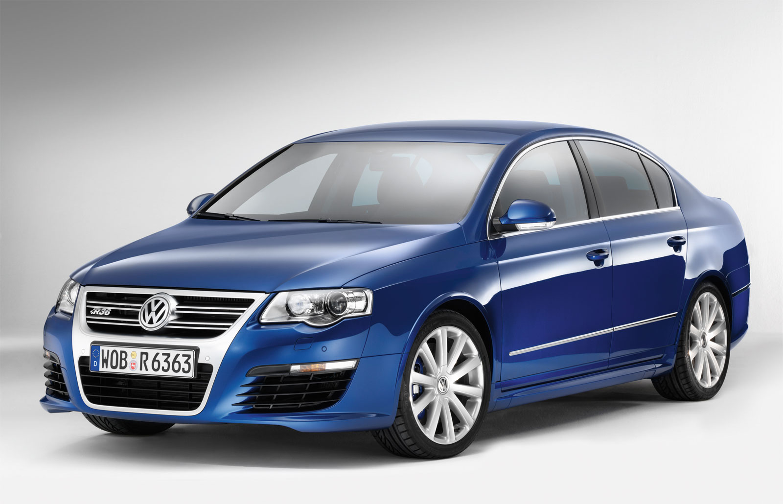 Volkswagen Unveils the New Passat R36