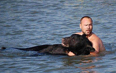 Man Saves Drowning Bear