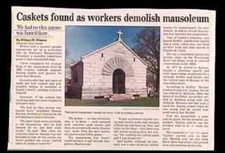 caskets found as workers demolish mausoleum - Caskets found as workers demolish mausoleum Wereld wandte