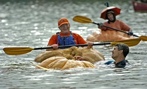 Pumpkin Boat Race for halloween2008