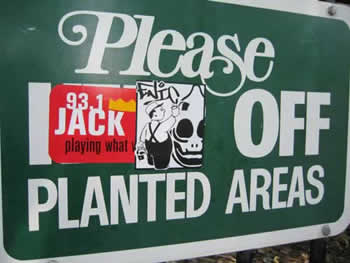 15 Funny little signs and graffiti