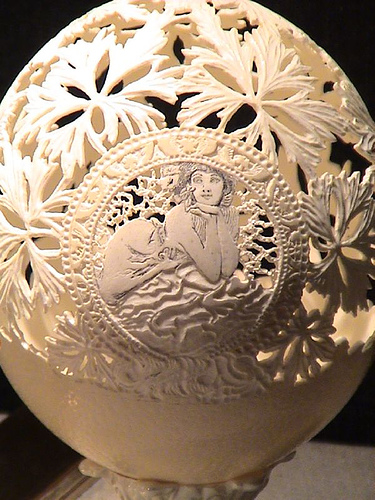 Amazing Egg shell art