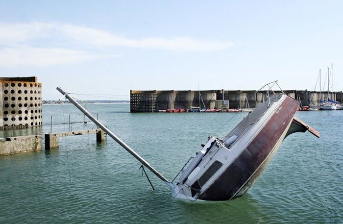 The Fantastic Sinking Boat