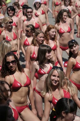 Bikini Clad Russian Women Beat World Record