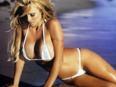 Pamela Anderson, hot!