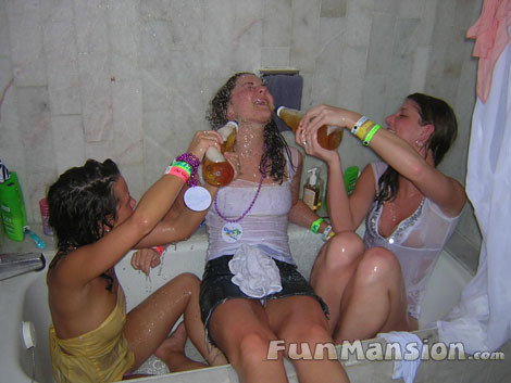 Crazy Party Girls