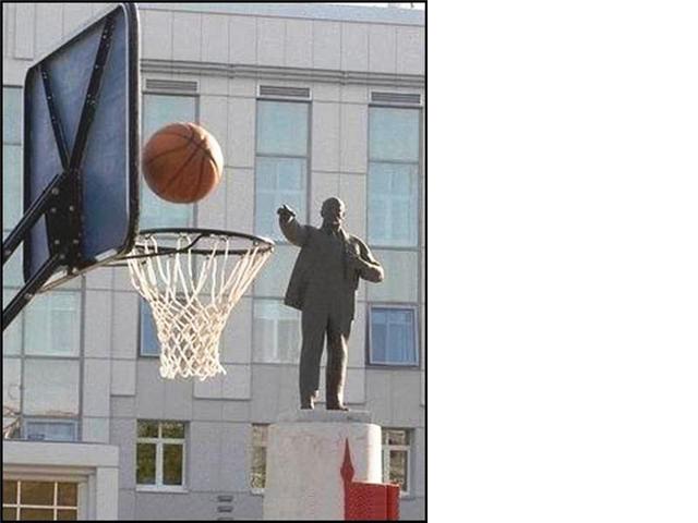 Even statues enjoy street ball