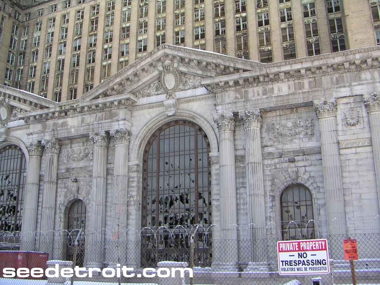 abandondoned detroit train station