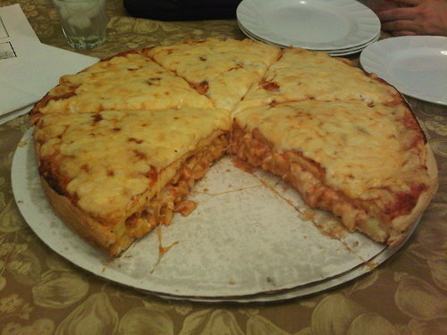 Upside Down Mac  Cheese Pizza...A layer of mac  cheese sandwiched between two cheese pizzas