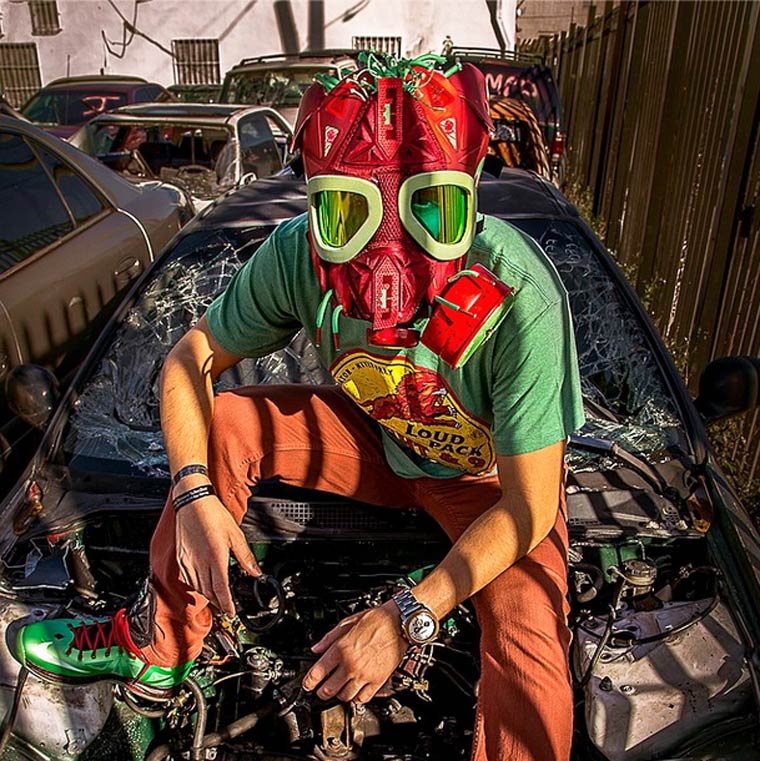 Sneakerhead - An artist transforms his sneakers into impressive masks